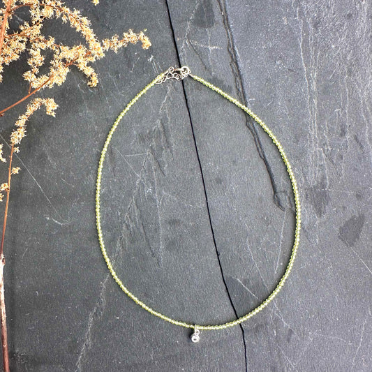 Rebirth - Peridot - choker cu cristale naturale